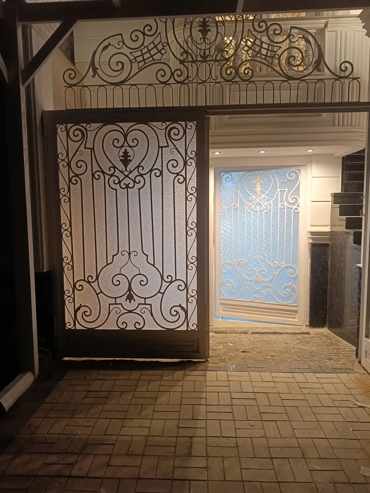 زجاج سيكوريت في الغربية