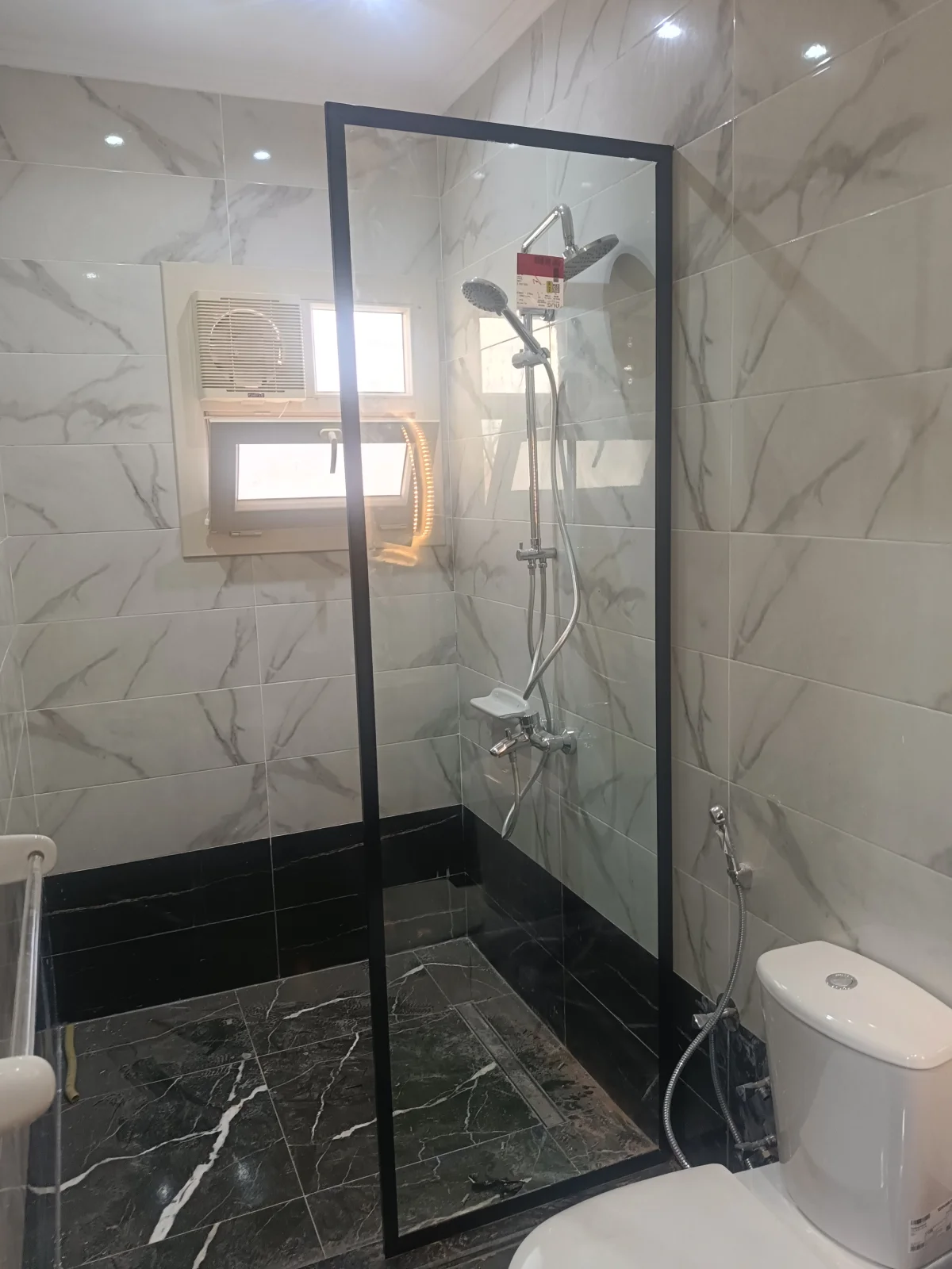 زجاج سيكوريت في دمياط